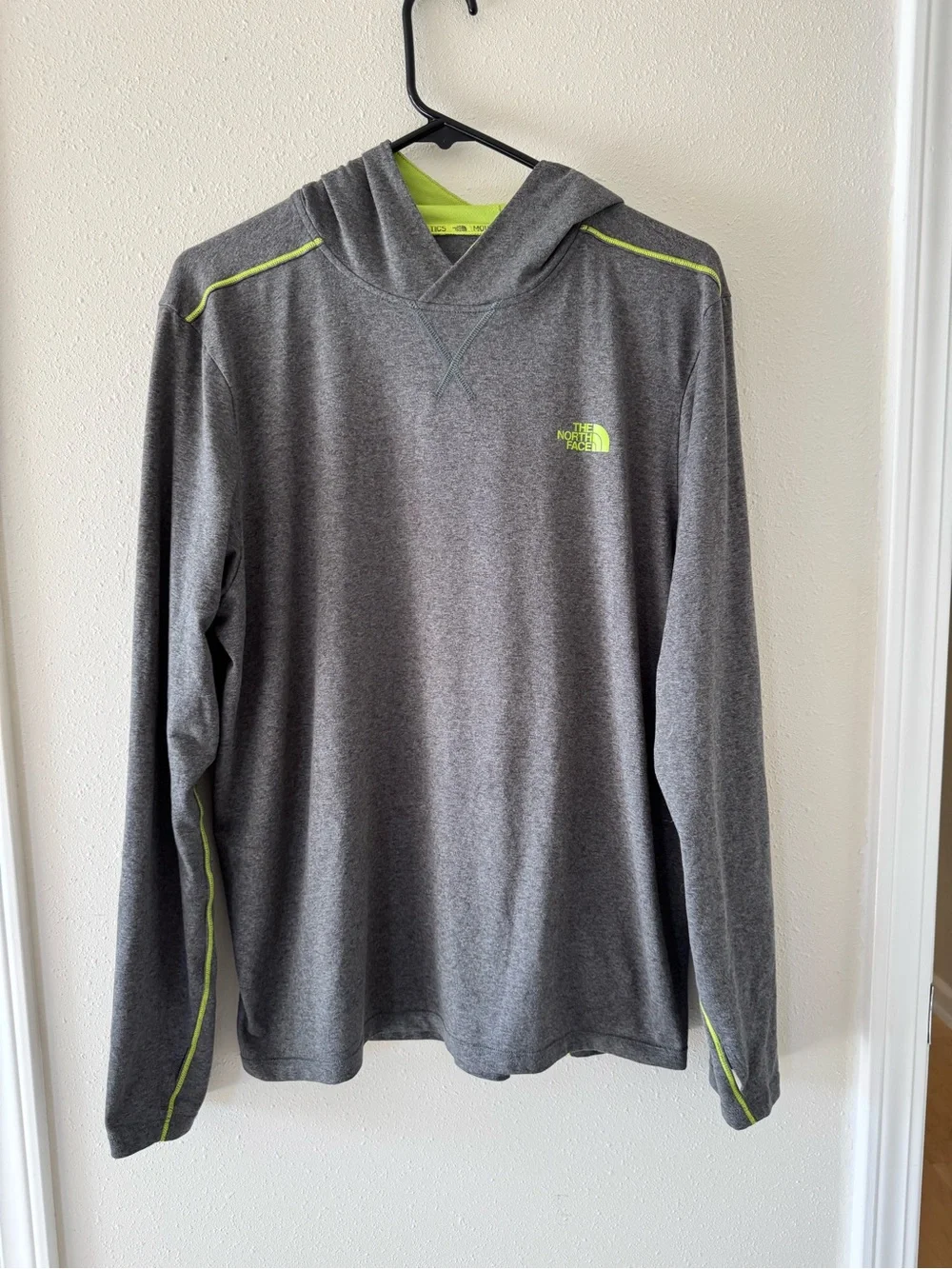 The North Face Men's L Reactor FlashDry Gray Hooded Pullover Hoodie Long Sleeve